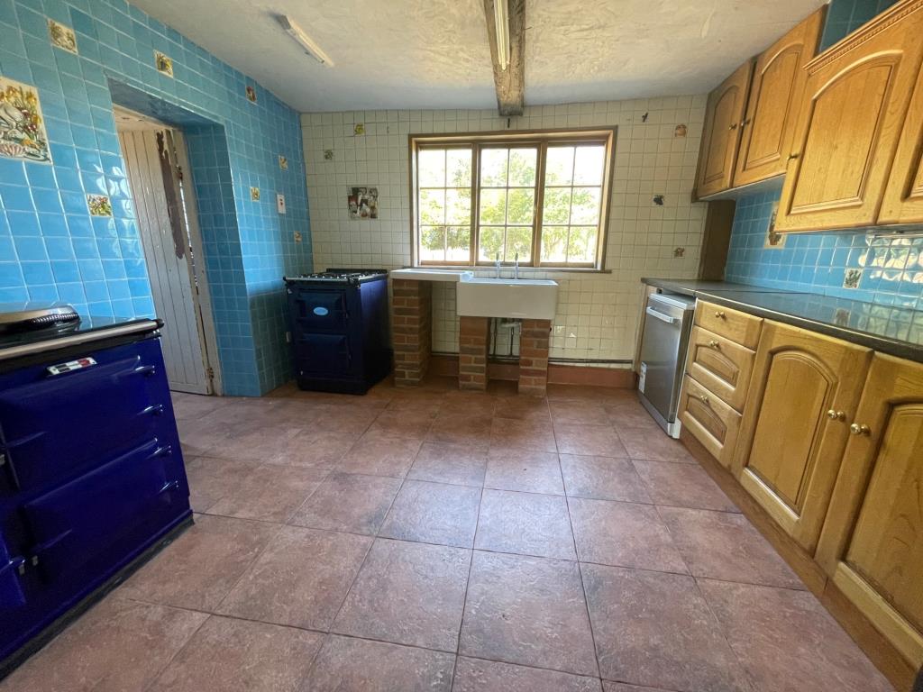 Lot: 64 - PERIOD MILL & MILL HOUSE, TWO ADDITIONAL DWELLINGS, OUTBUILDINGS AND SWIMMING POOL SET IN ALMOST FIVE AND A HALF ACRES - Swanton Mill Kitchen